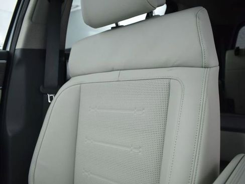 Used 2025 Hyundai Santa Fe Limited image 10