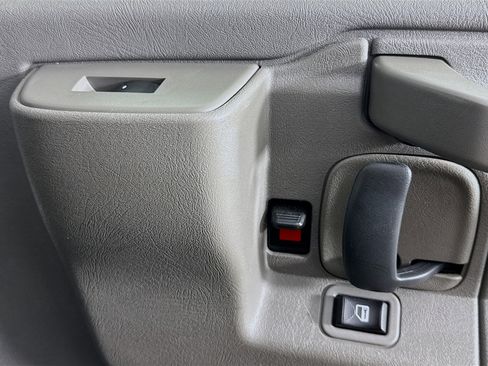 Used 2020 GMC Savana 2500 image 24