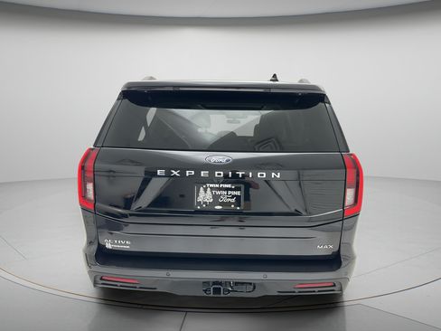 Used 2025 Ford Expedition Max Active AWD/4WD image 5