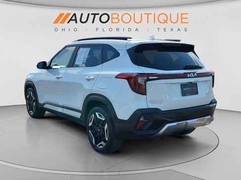 Used 2024 Kia Seltos SX w/ SX Sunroof Package AWD/4WD image 3
