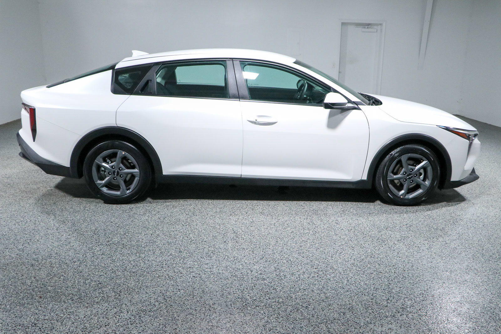 Used 2025 Kia K4 FWD image 6