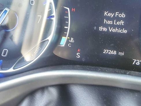 Used 2025 Chrysler Pacifica Select FWD image 20