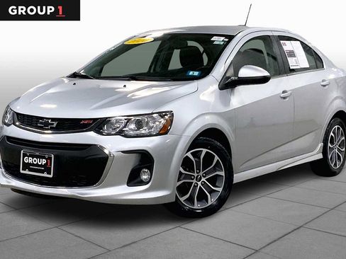 Used 2020 Chevrolet Sonic LT w/ Convenience Package image 1