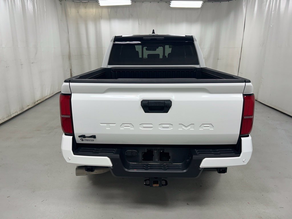 Used 2024 Toyota Tacoma SR5 AWD/4WD image 5