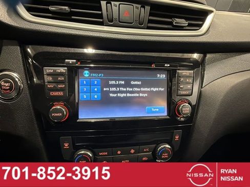 Certified 2016 Nissan Rogue SL w/ SL Premium Package image 29