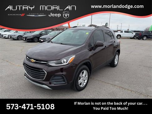 Used 2022 Chevrolet Trax LT w/ LT Convenience Package image 1