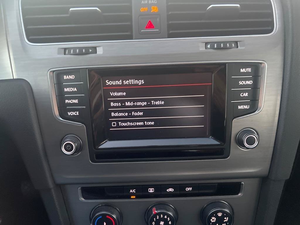 Used 2015 Volkswagen Golf S FWD image 21