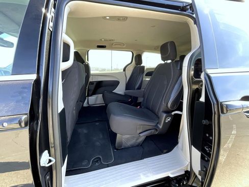 Used 2023 Chrysler Voyager LX FWD image 21