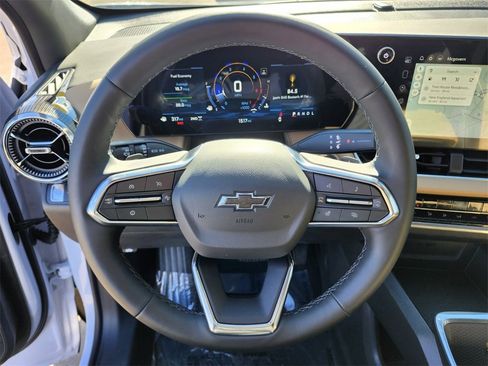 Used 2026 Chevrolet Equinox ACTIV w/ Convenience Package III image 25