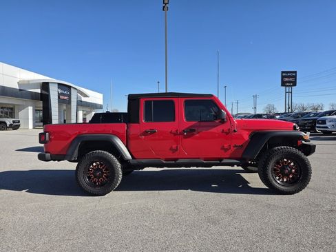 Used 2020 Jeep Gladiator Sport w/ Quick Order Package 24S image 9