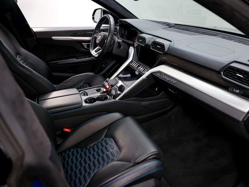 Used 2019 Lamborghini Urus image 25