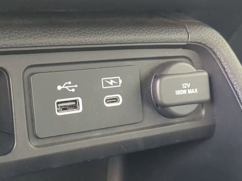 Used 2024 Honda Pilot Touring image 32