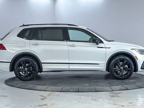Used 2024 Volkswagen Tiguan SE R-Line image 8