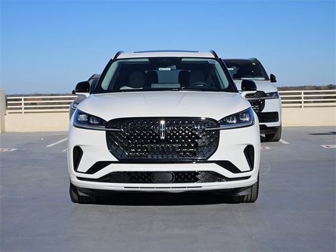 New 2026 Lincoln Aviator Reserve image 2