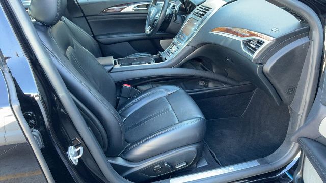 Used 2020 Lincoln MKZ Reserve w/ Luxury Package AWD/4WD image 24