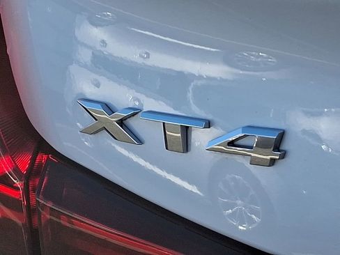 Certified 2022 Cadillac XT4 Luxury w/ Cold Weather Package image 33