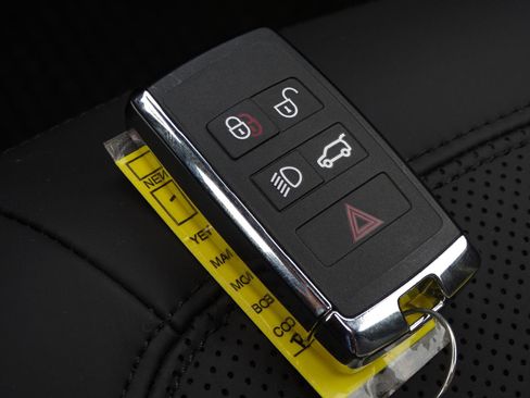 Used 2023 Land Rover Defender 110 75th Limited Edition image 28