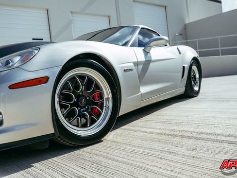 Used 2006 Chevrolet Corvette Z06 w/ Preferred Equipment Group RWD image 29