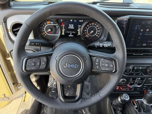 Used 2025 Jeep Wrangler Unlimited Sport AWD/4WD image 17