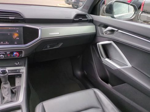 Used 2025 Audi Q3 2.0T Premium image 16