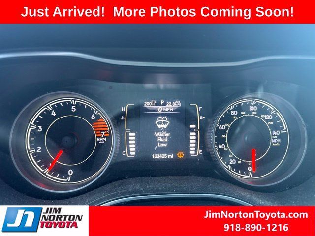 Used 2019 Jeep Cherokee Latitude w/ Popular Appearance Group FWD image 10