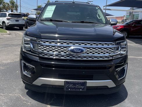 Used 2019 Ford Expedition Platinum RWD image 2