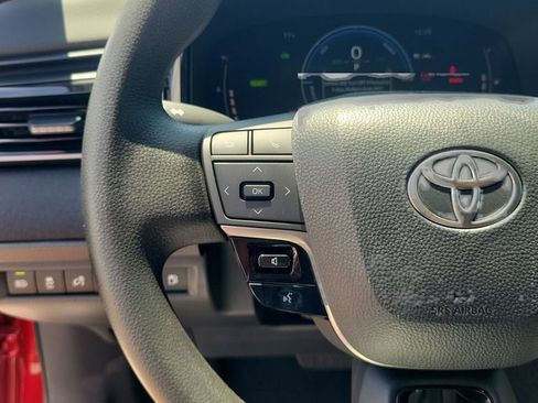 Used 2025 Toyota Camry LE w/ Convenience Package FWD image 20