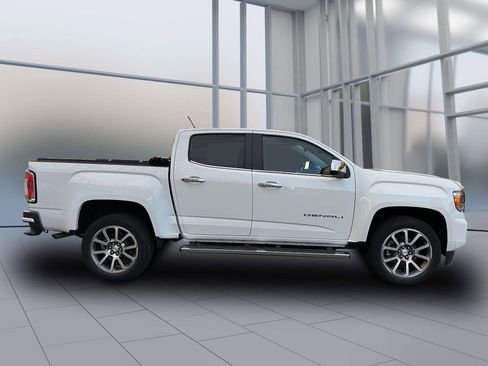 Used 2022 GMC Canyon Denali image 4
