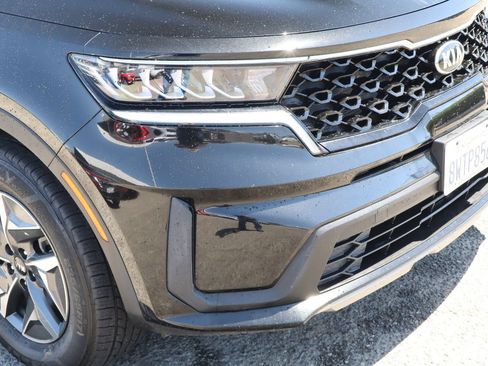 Used 2021 Kia Sorento S FWD image 9