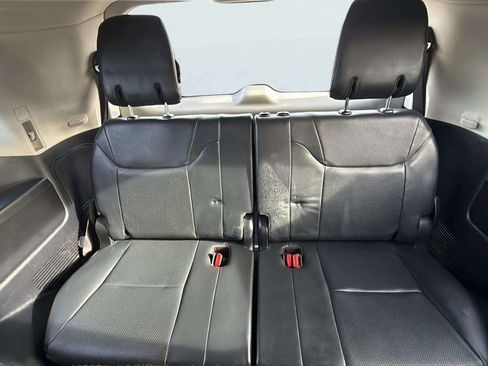 Used 2016 Lexus LX 570 4WD image 17