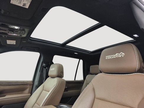 Used 2024 Chevrolet Tahoe High Country image 12