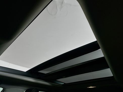 Used 2021 Toyota RAV4 Limited image 26