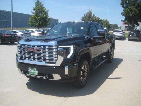Used 2026 GMC Sierra 3500 Denali w/ Denali Reserve Package AWD/4WD image 4