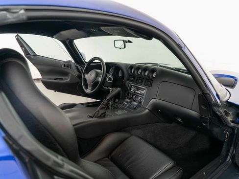 Used 1996 Dodge Viper GTS image 25