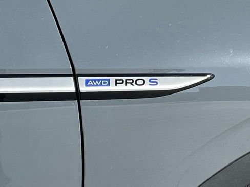 Used 2024 Volkswagen ID.4 Pro S AWD/4WD image 9