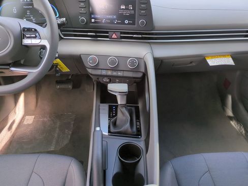 New 2026 Hyundai Elantra SE image 19