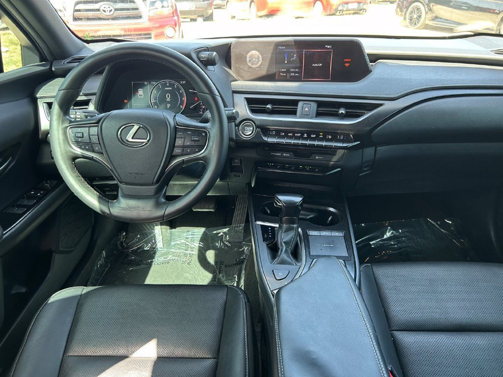 Used 2021 Lexus UX 200 w/ Premium Package FWD image 16