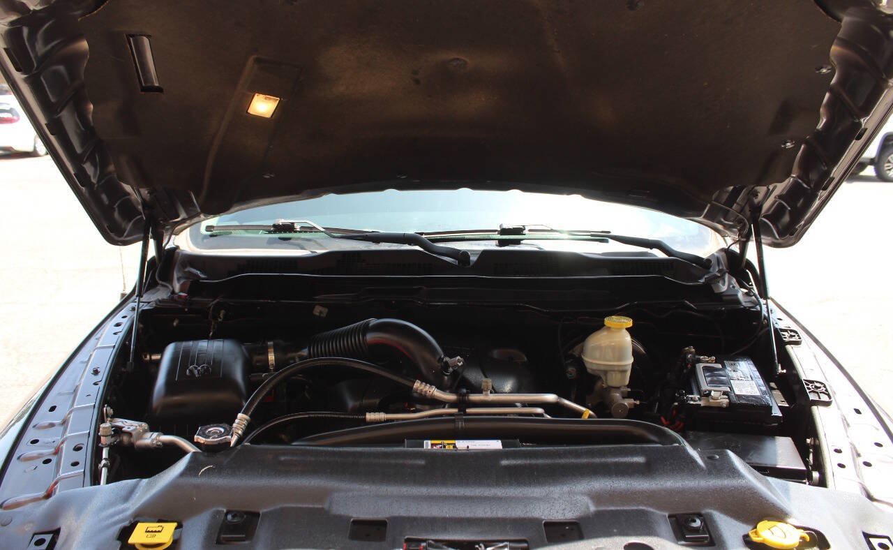 Used 2017 RAM 1500 Laramie w/ Convenience Group AWD/4WD image 8