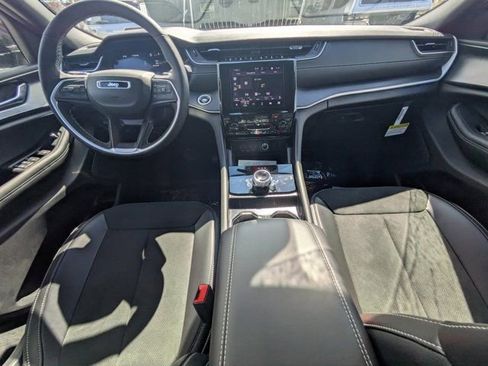New 2025 Jeep Grand Cherokee L Altitude image 13