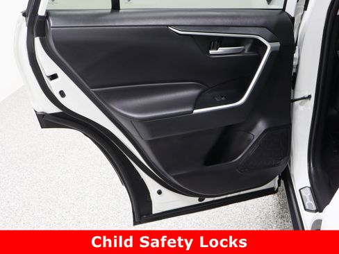 Used 2024 Toyota RAV4 XLE image 27