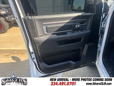 Used 2021 RAM 1500 Classic Warlock w/ Luxury Group image 9