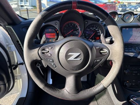Used 2016 Nissan 370Z NISMO RWD image 41