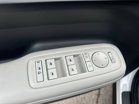 Used 2024 Hyundai Santa Fe SEL FWD image 12