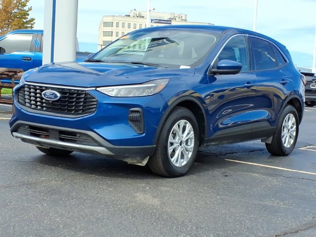 Used 2023 Ford Escape Active w/ Tech Pack #2 AWD/4WD image 4