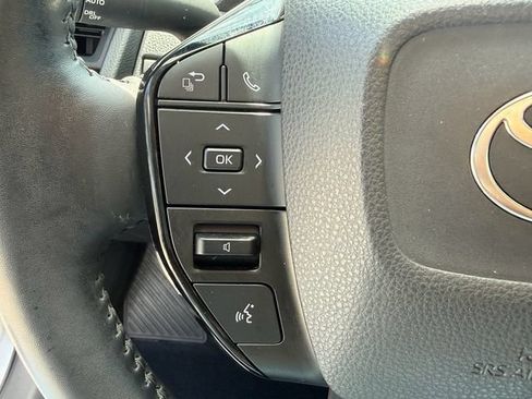Used 2024 Toyota Prius XLE FWD image 24