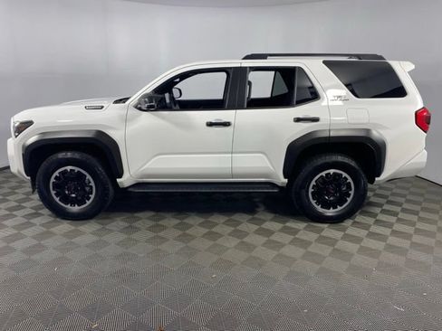 Used 2025 Toyota 4Runner TRD Off-Road Premium AWD/4WD image 8