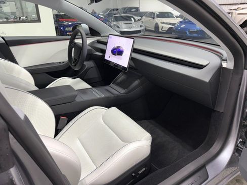 Used 2025 Tesla Model 3 Performance AWD/4WD image 17