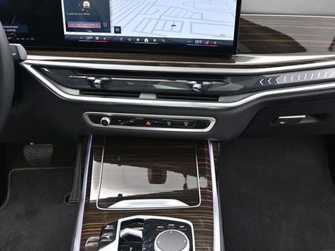 Used 2026 BMW X7 xDrive40i AWD/4WD image 13