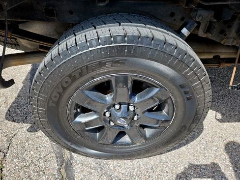 Used 2014 Ford F150 XLT w/ Equipment Group 302A Luxury AWD/4WD image 35