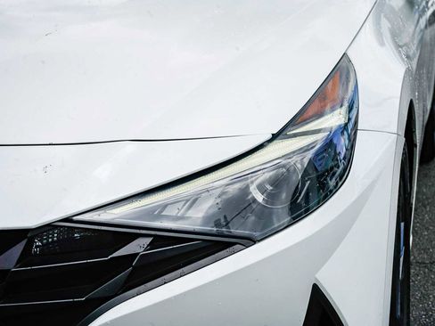 Used 2022 Hyundai Elantra SEL image 7